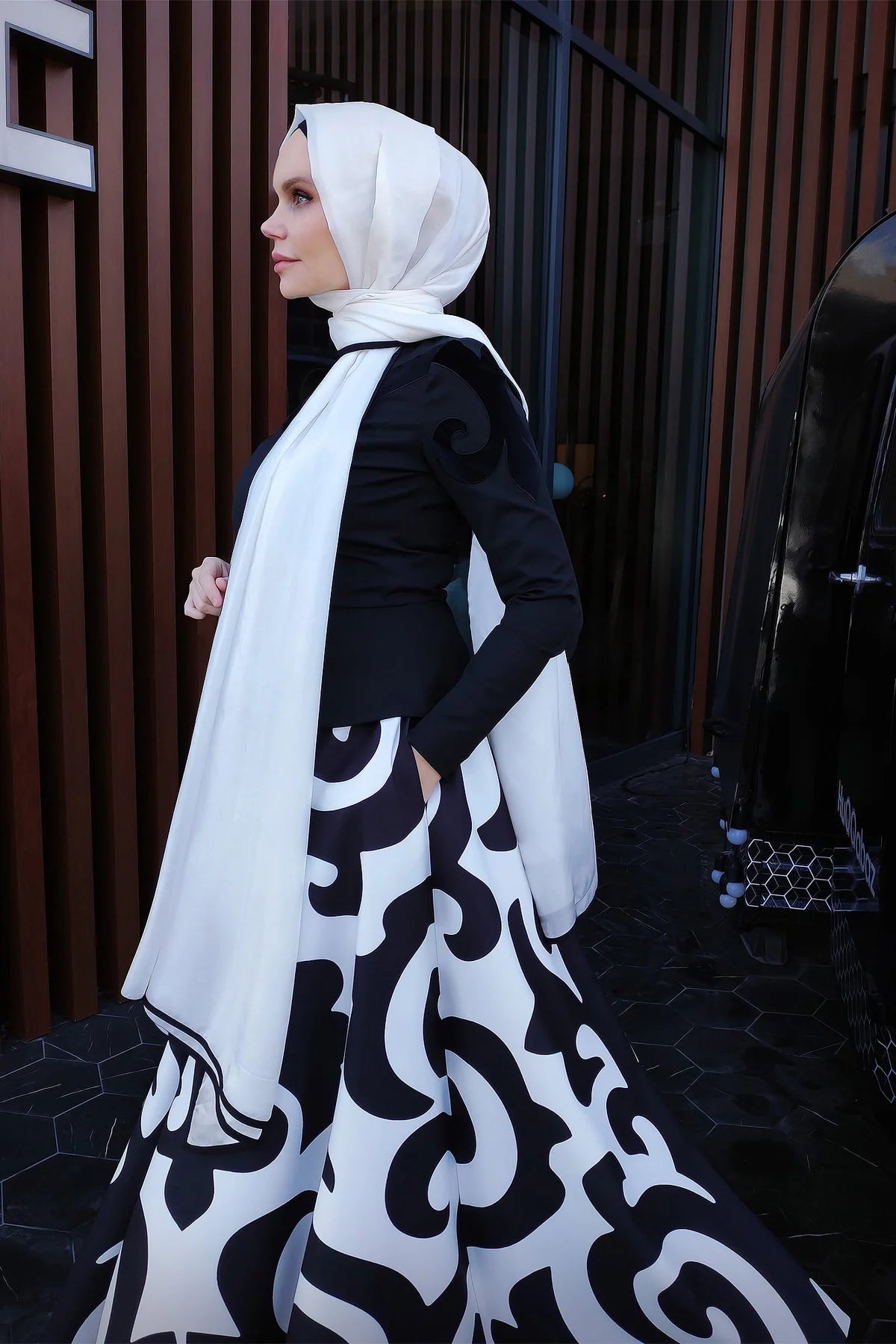 SILKWAY SKIRT WHITE BLACK
