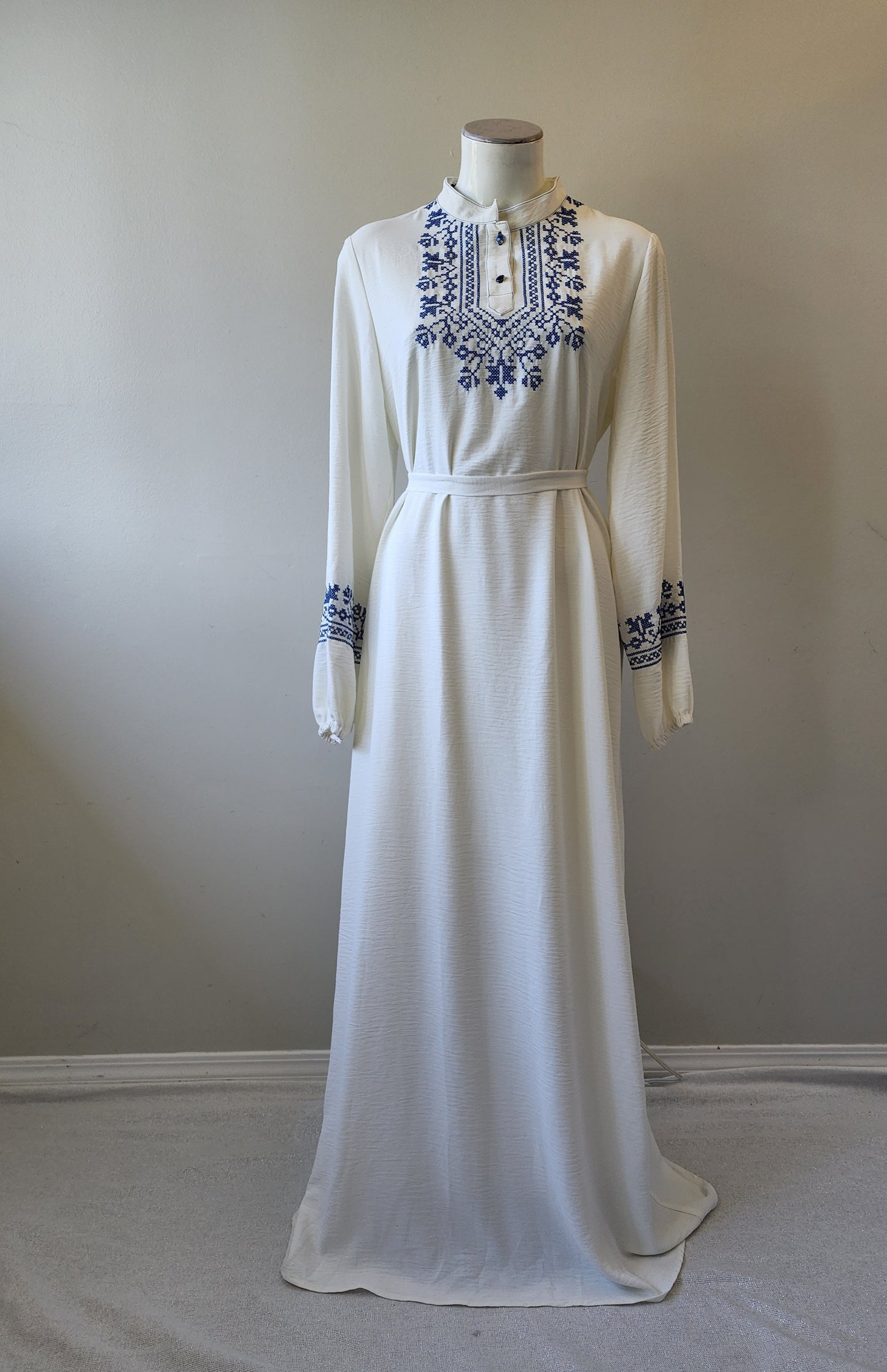 Long white dress with belt
