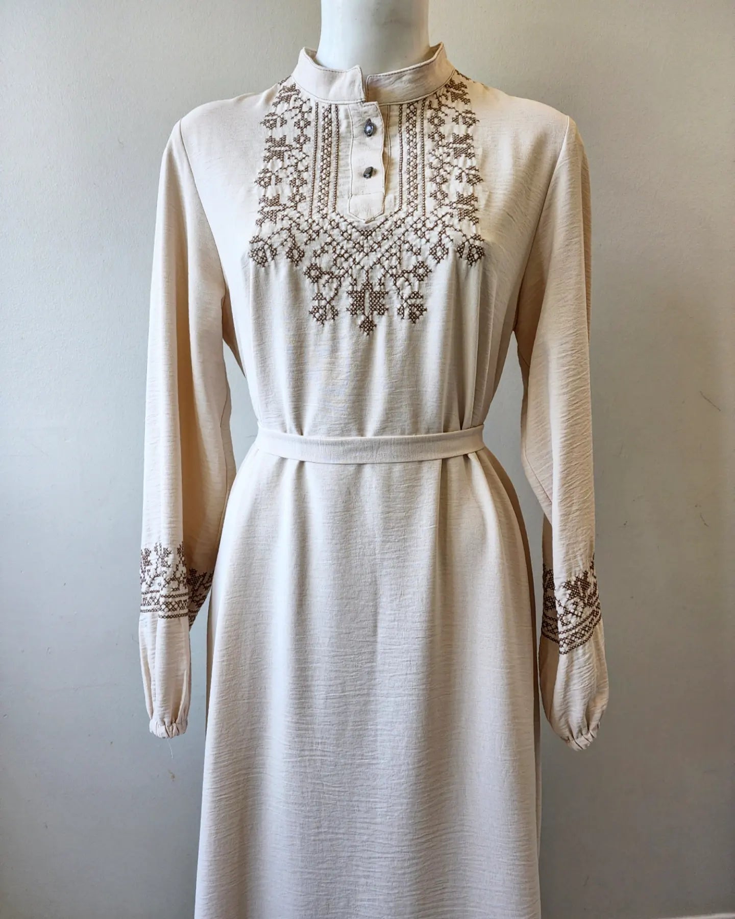 Long dress with belt