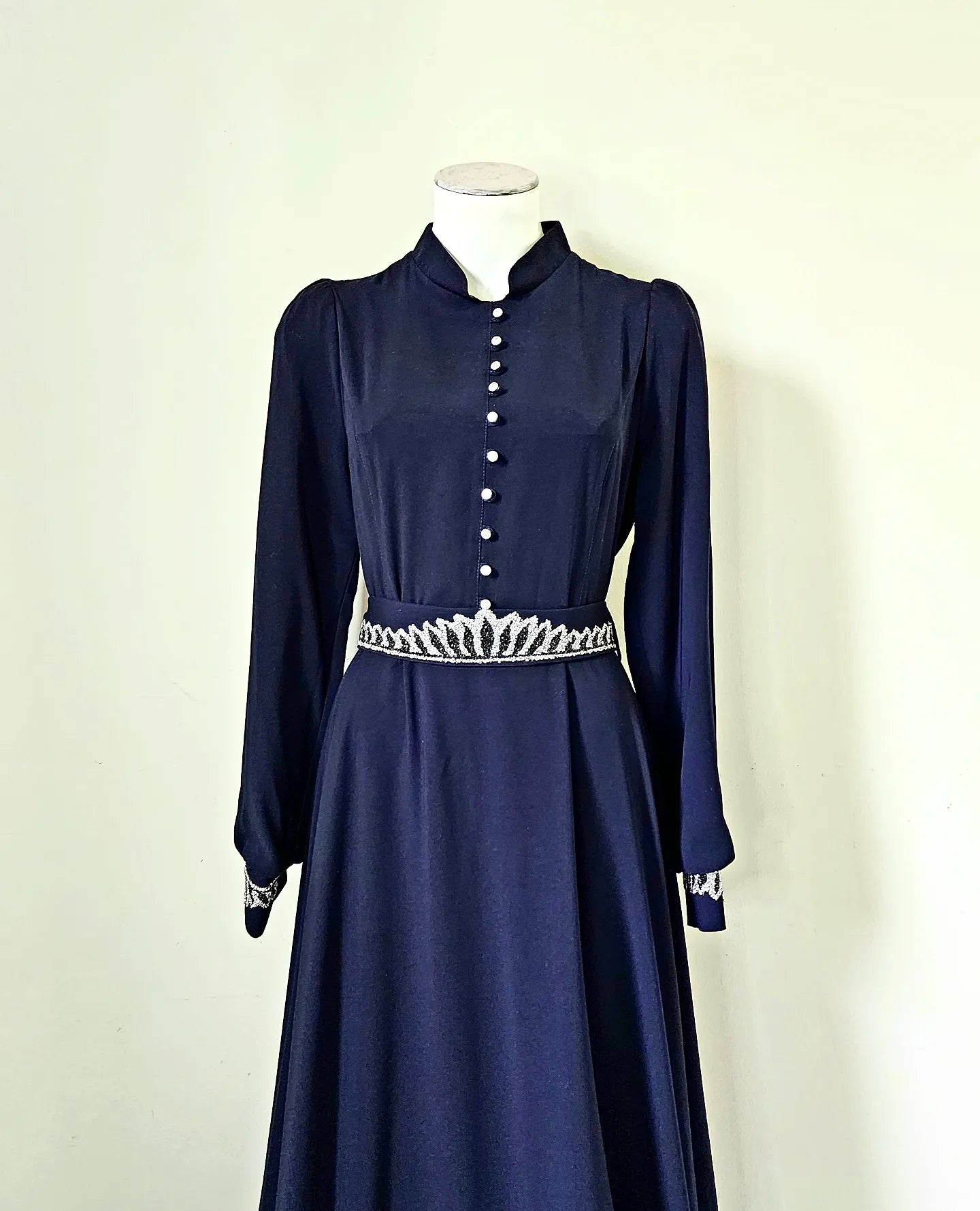 Beautiful Dress with sequin details belt