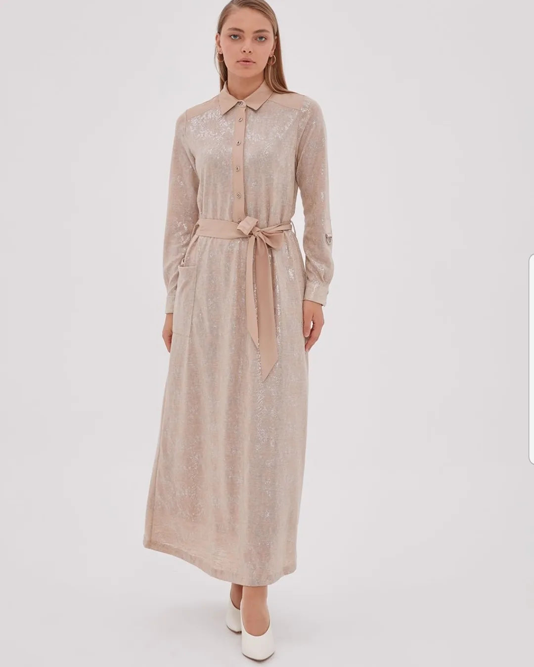 Long shimmer dress with belt